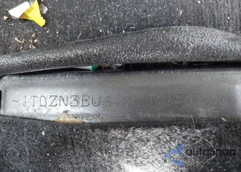 2013 Toyota Prius V Three из США, поврежденный, VIN JTDZN3EU6D3257559